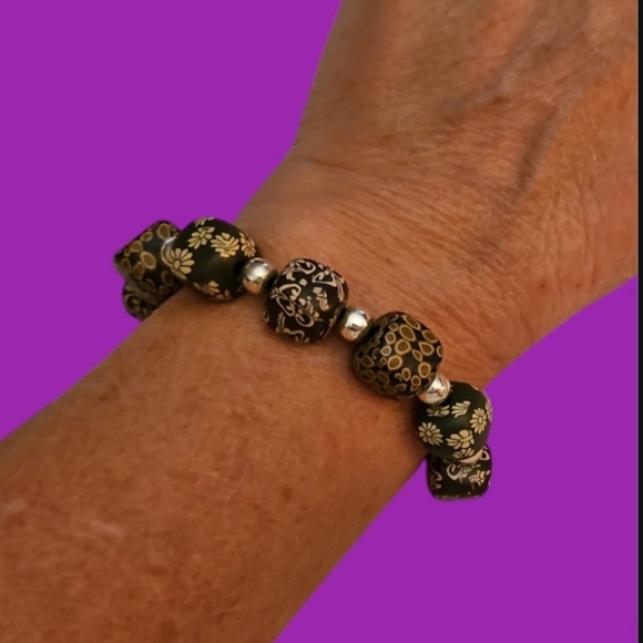 Vtg VIVA BEADS Olive Green Chunky Floral Clay Beaded Stretch Bracelet - Picture 1 of 7